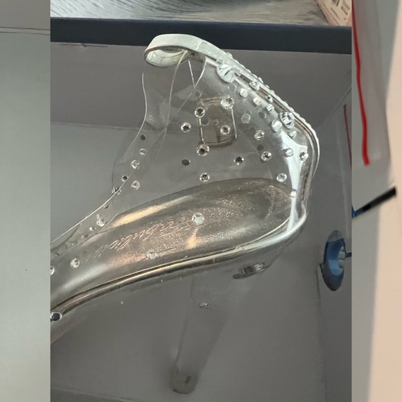 Clear rhinestone embellished heels size 9. - Picture 5 of 6
